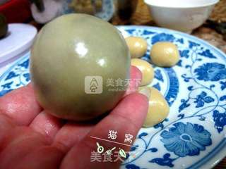 广式蛋黄月饼的做法步骤:10
