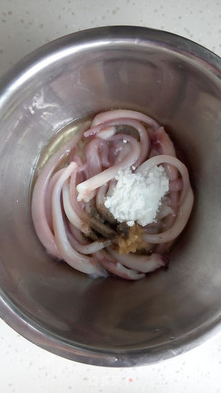 酥脆鱿鱼须的做法步骤:3