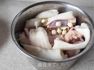 莲子竹荪土鸡汤的做法步骤:6