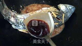 煎焖鲫鱼的做法步骤：5