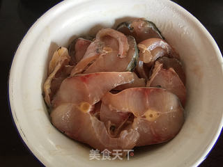 #酱汁焖鱼的做法图解2
