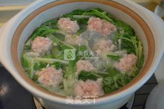 小白菜汆丸子的做法步骤:3