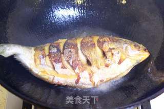 红烧鲳鱼的做法步骤：5