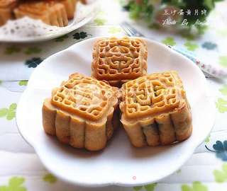 豆沙蛋黄月饼的做法步骤:16
