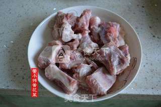 黄花菜土豆胡萝卜煲排骨汤的做法步骤:6