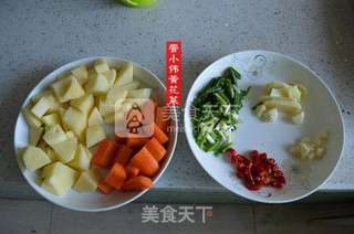 黄花菜土豆胡萝卜煲排骨汤的做法步骤:5