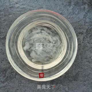 冰糖燕窝的做法步骤：2
