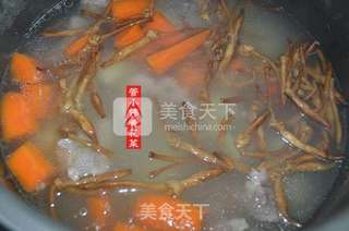 黄花菜土豆胡萝卜煲排骨汤的做法步骤：11