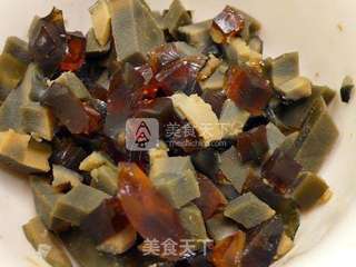 豆豉秋葵炒皮蛋的做法步骤：8