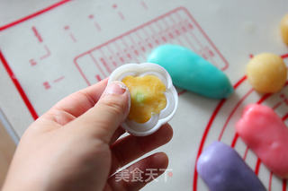 缤纷立体月饼的做法步骤：11