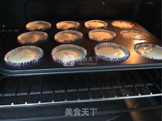 奶油裱花纸杯蛋糕的做法步骤:12