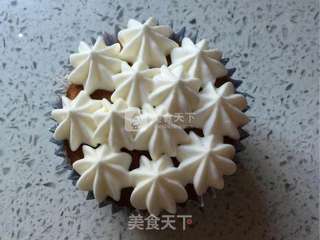 奶油裱花纸杯蛋糕的做法步骤:22