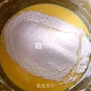 乳酪戚风纸杯小蛋糕(附加奶油霜裱花制作)的做法步骤:3