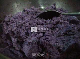 紫薯蔓越梅冰皮月饼的做法步骤：1