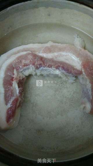 干笋木耳焖五花肉的做法步骤:3