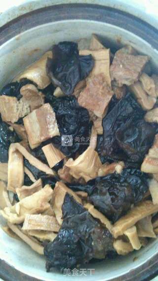 干笋木耳焖五花肉的做法步骤:13