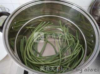 豇豆酿肉的做法步骤:2