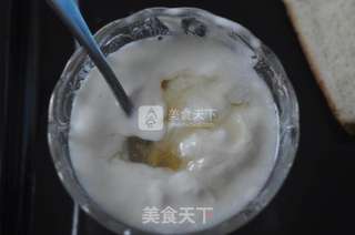 酸奶土司盅的做法步骤:2