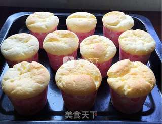 乳酪戚风纸杯小蛋糕(附加奶油霜裱花制作)的做法步骤:12
