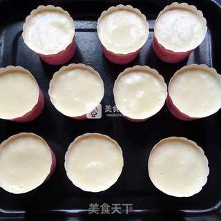 乳酪戚风纸杯小蛋糕(附加奶油霜裱花制作)的做法步骤:10