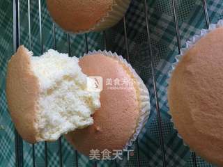 双色奶油纸杯蛋糕的做法步骤:10