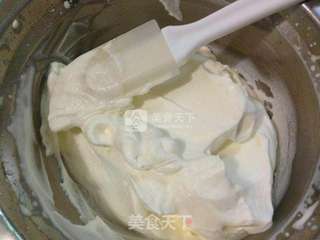 双色奶油纸杯蛋糕的做法步骤:15