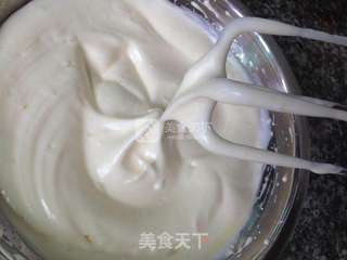 双色奶油纸杯蛋糕的做法步骤:4