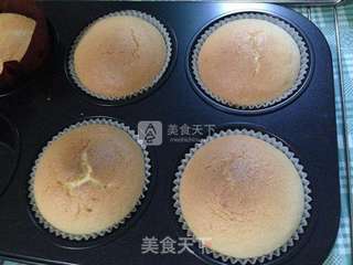 双色奶油纸杯蛋糕的做法步骤:12