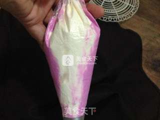 双色奶油纸杯蛋糕的做法步骤:21