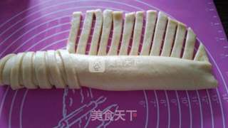树莓毛毛虫面包的做法步骤:6