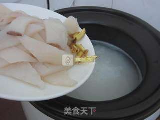 芹菜海鲜砂锅粥的做法步骤:8