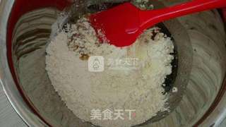 广式豆沙蛋黄月饼(50g模)的做法步骤:3