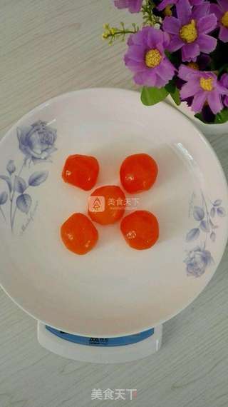 广式豆沙蛋黄月饼(50g模)的做法步骤:7