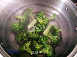 西兰花扣鹅掌的做法步骤:5