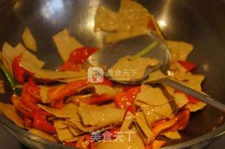 尖椒炒豆腐皮的做法步骤:6