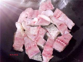 豆豉辣酱烧鱼块的做法步骤:3