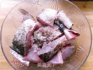 豆豉辣酱烧鱼块的做法步骤:2