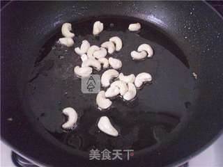 腰果莴笋肉丁的做法步骤:4
