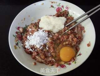 狮子头的做法步骤:7