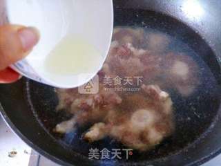 三椒牛尾南瓜盅的做法步骤:7