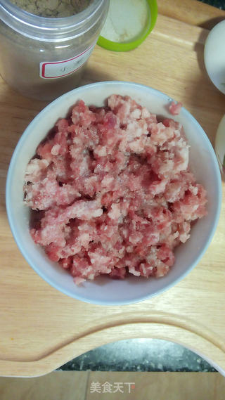 小黑药炖肉的做法步骤:2
