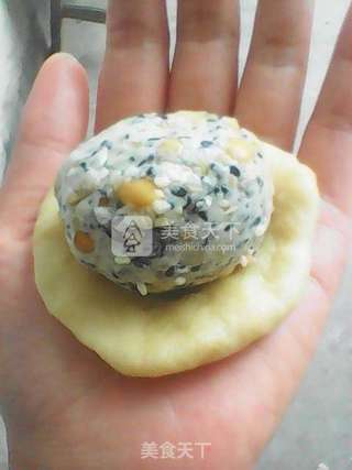 花生芝麻馅月饼的做法步骤:10
