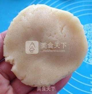 莲蓉蛋黄月饼的做法步骤:13