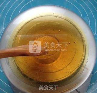 莲蓉蛋黄月饼的做法步骤:3