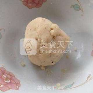 莲蓉蛋黄月饼的做法步骤:7