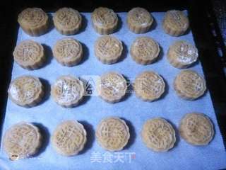改良版广式五仁月饼的做法步骤:14