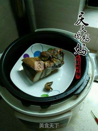 乡里腊肉炒蒜苔的做法步骤:2