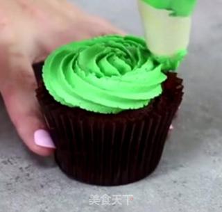 海绵纸杯裱花小蛋糕的做法步骤:22
