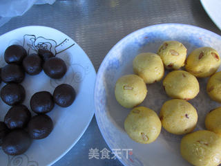 松仁玉米月饼的做法步骤:15