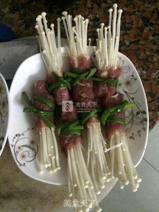 越南越美之----优康里脊牛肉卷菇的做法步骤:3